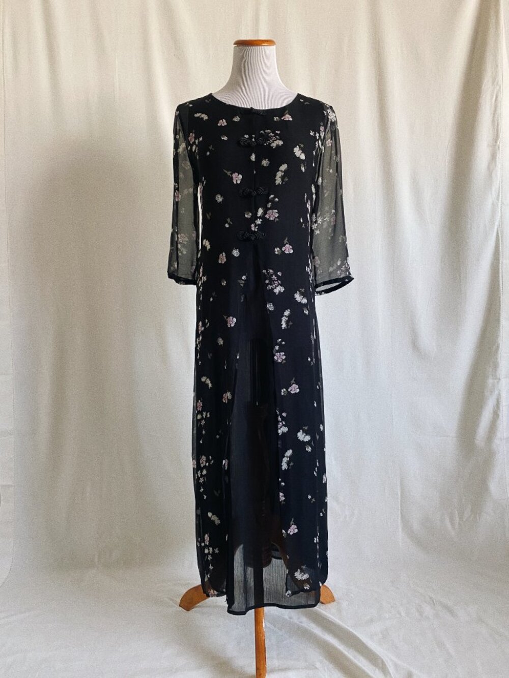 Vintage Sheer Floral Maxi Duster Dress Frog Closure Black Pink Size Medium